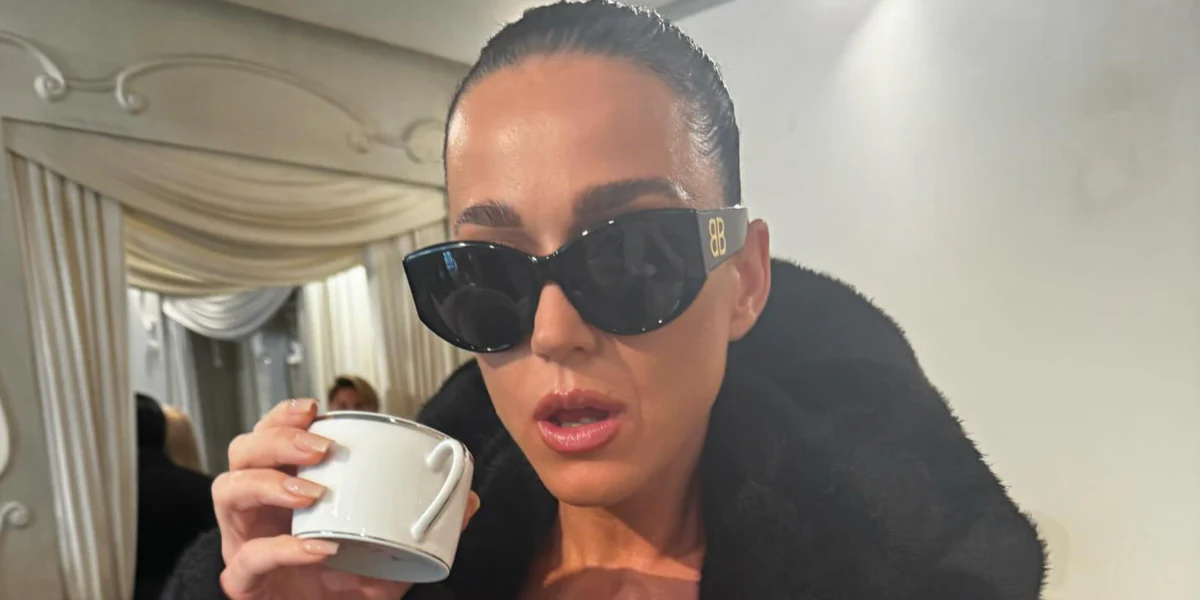 Balenciaga BB0324SK 002 - As Seen On Katy Perry & Michelle Yeoh - Image 4