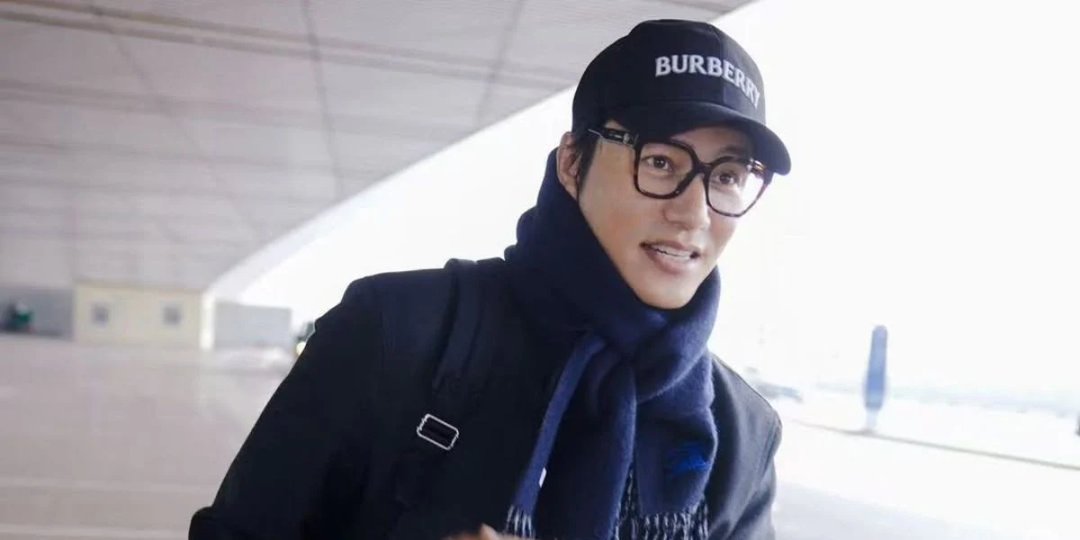 Burberry BE2443 3002 - As Seen On Chen Kun - Image 4