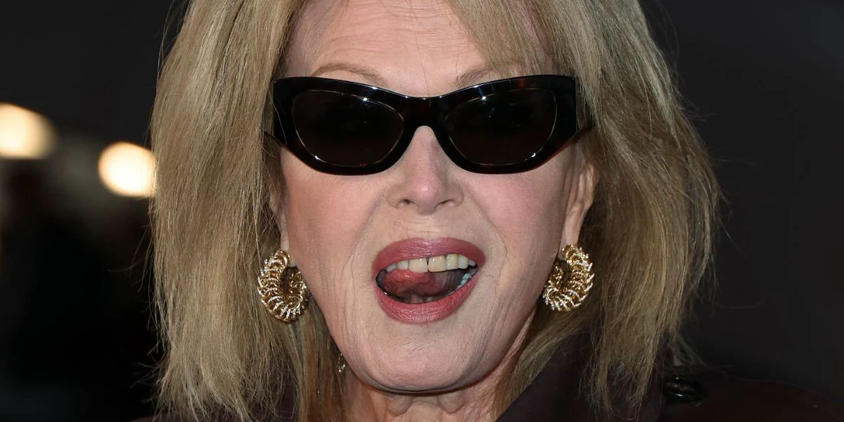Burberry BE4450U 3002/73 - As Seen On Joanna Lumley - Image 4