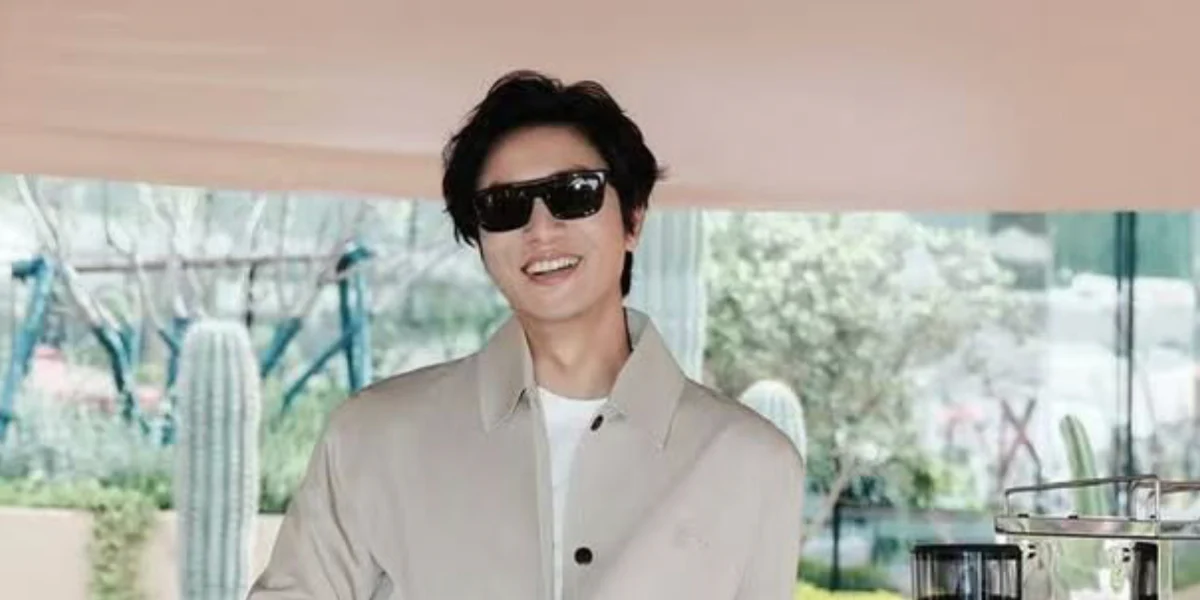 Burberry BE4451U 3002/73 - As Seen On Vinnie Hacker & Chen Kun - Image 5