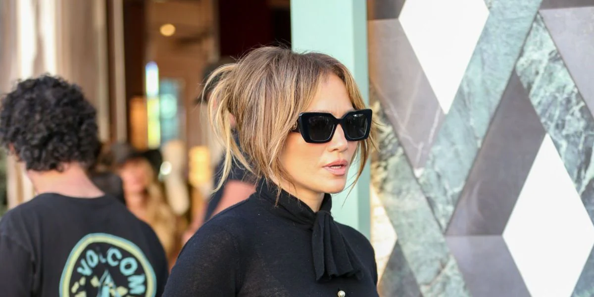 Burberry Daisy BE4344 3001/87- As Seen on Jennifer Lopez & Da'Vine Joy Randolph - Image 4