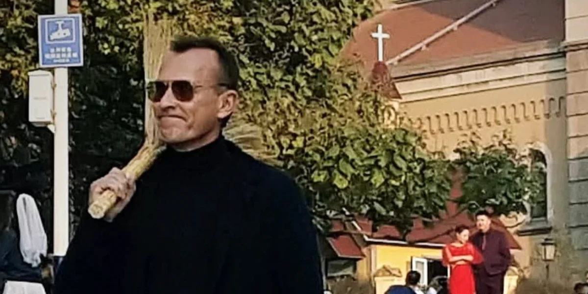 Cartier CT0353S 002 - As Seen On Robert Knepper - Image 4