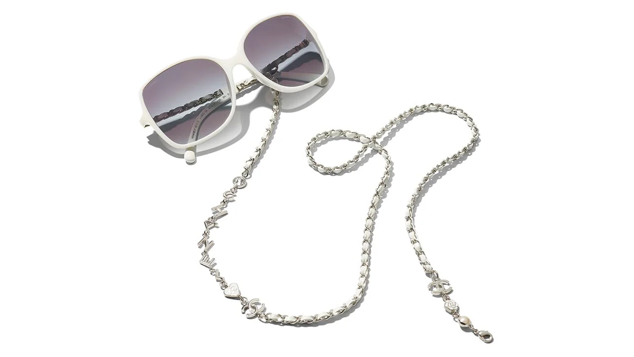 CHANEL 5210Q 1255/S6 Sunglasses - Image 4