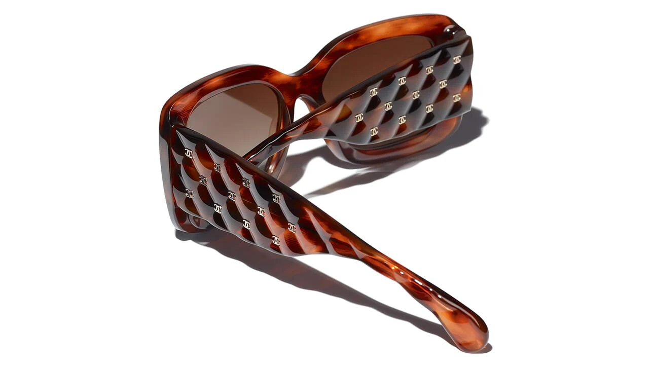 CHANEL 5483 1077/S9 Sunglasses - Image 4