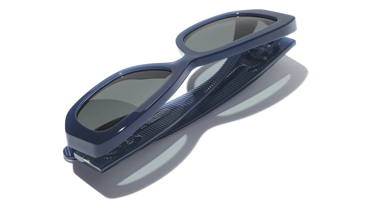 CHANEL 5493 1816/S4 Sunglasses - Image 4