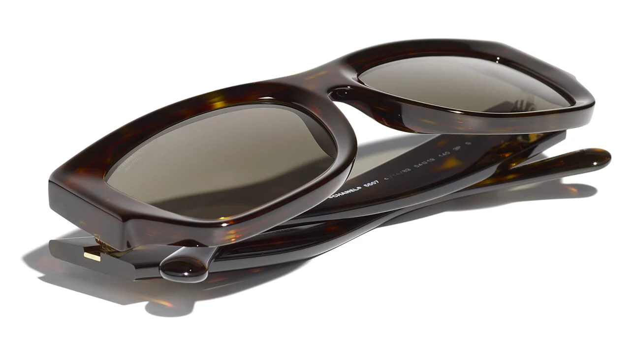CHANEL 5507 C714/83 Sunglasses - Image 4
