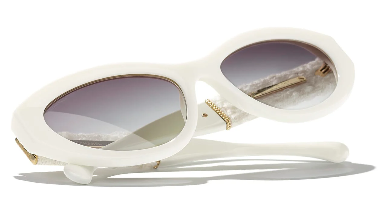 CHANEL 5513 1255/S6 Sunglasses - Image 4