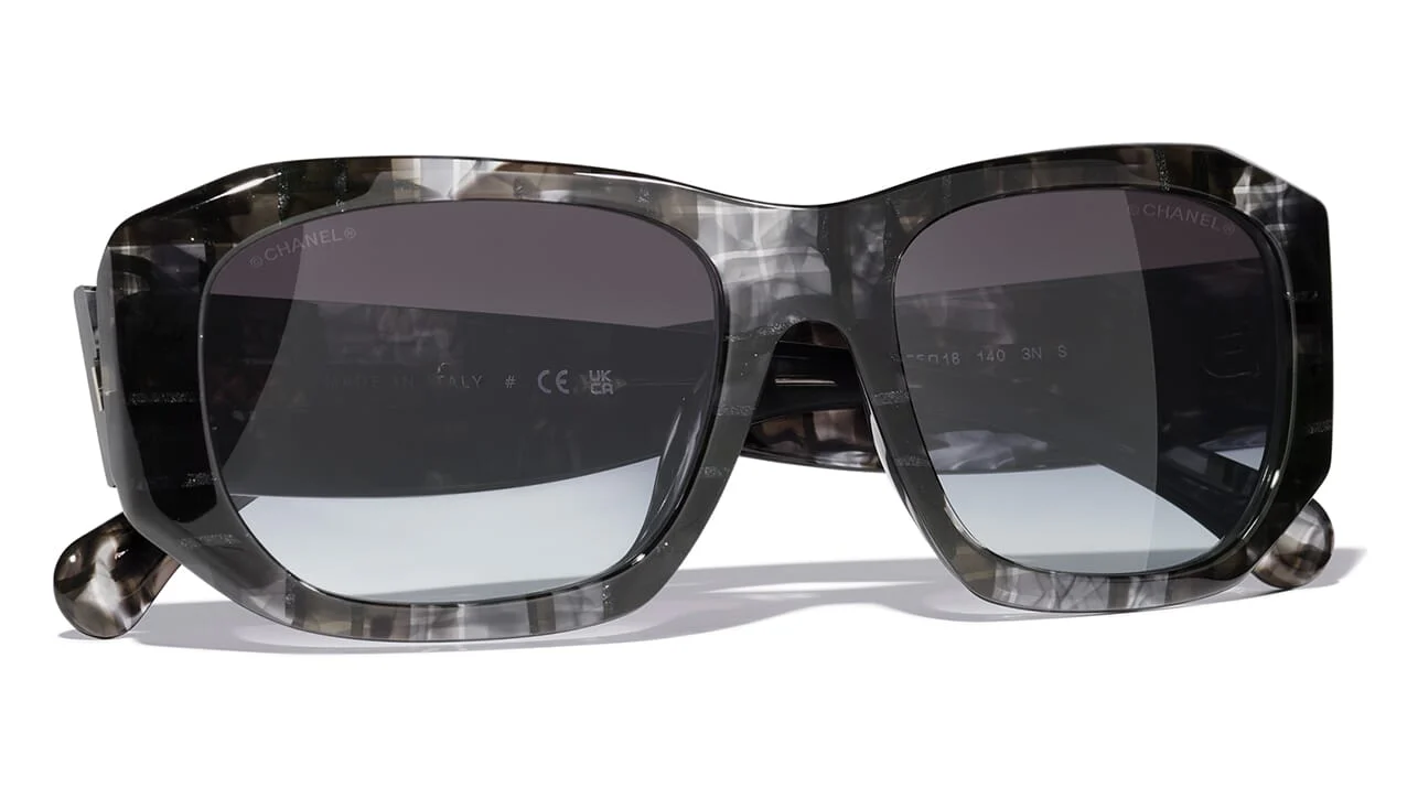 CHANEL 5554 1817/S6 Sunglasses - Image 4