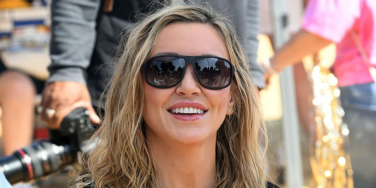 Emporio Armani EA4029 5063/8G - As Seen On Katie Cassidy - Image 4