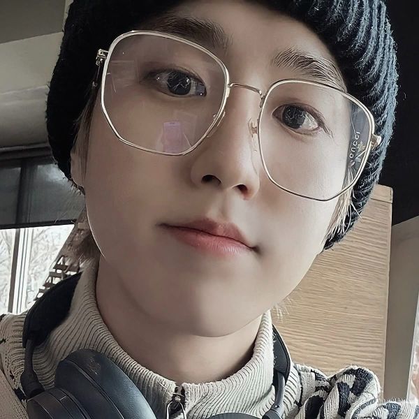 Gucci GG0396S 001 Gold - As Seen On Tyler, the Creator & Han Jisung - Image 5