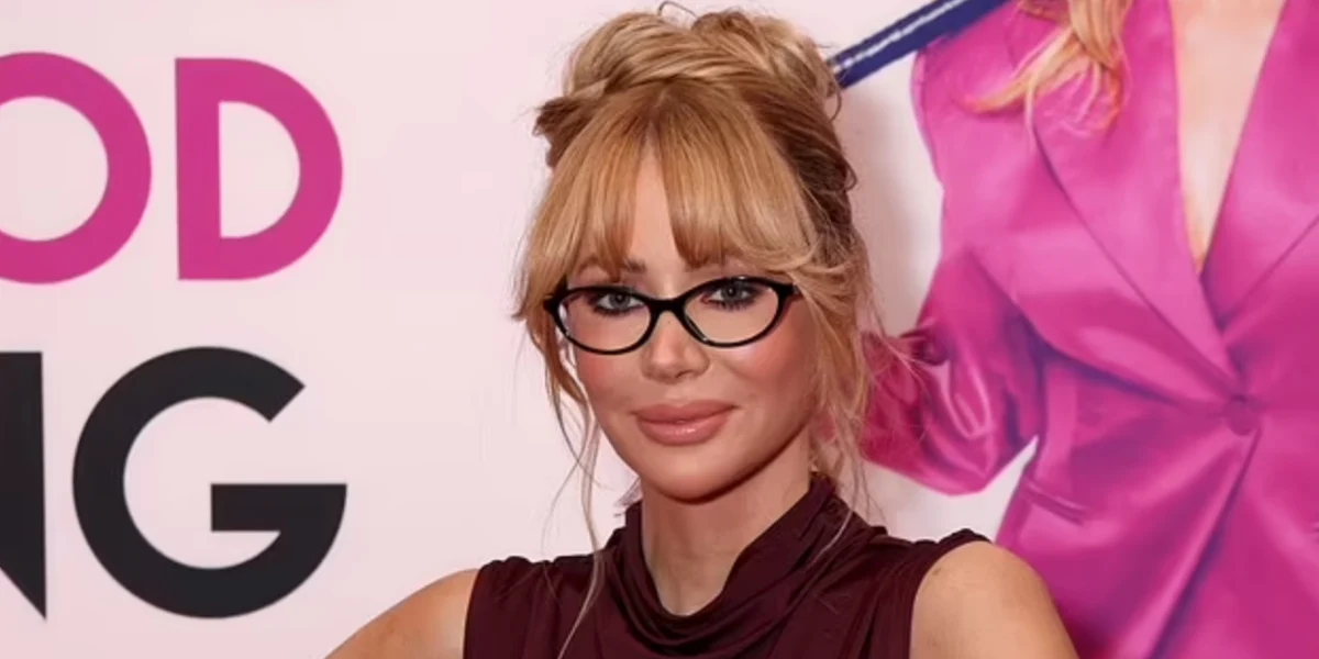 Miu Miu MU 09XV 16K1O1 - As Seen On Olivia Attwood - Image 4