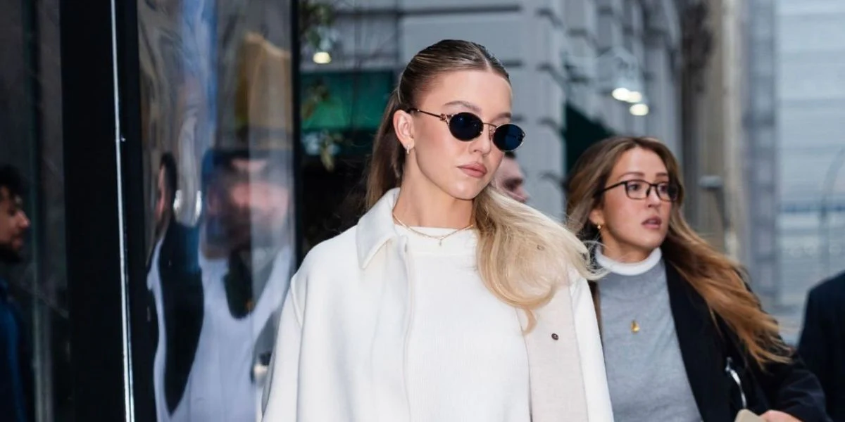 Miu Miu MU 52YS 7OE01T - As Seen On Sydney Sweeney & Alix Earle - Image 4