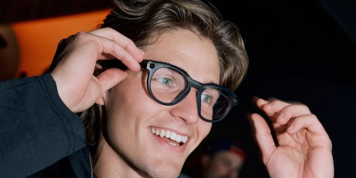 Oakley Meta Hstn OW8002 07 Smart Glasses - As Seen On Chloe Kelly & Jamie Erdahl - Image 6