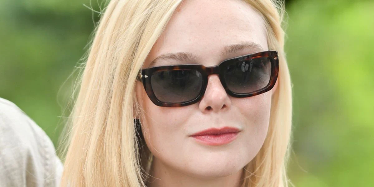 Persol 3367S 24/71 - As Seen On Elle Fanning - Image 4