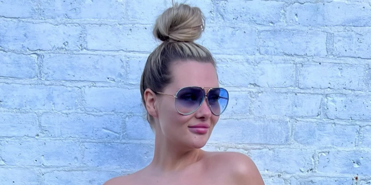 Porsche Design 8478 W Gold Frame - Grad Blue + Brown Lenses - As Seen On Shaughna Phillips - Image 4