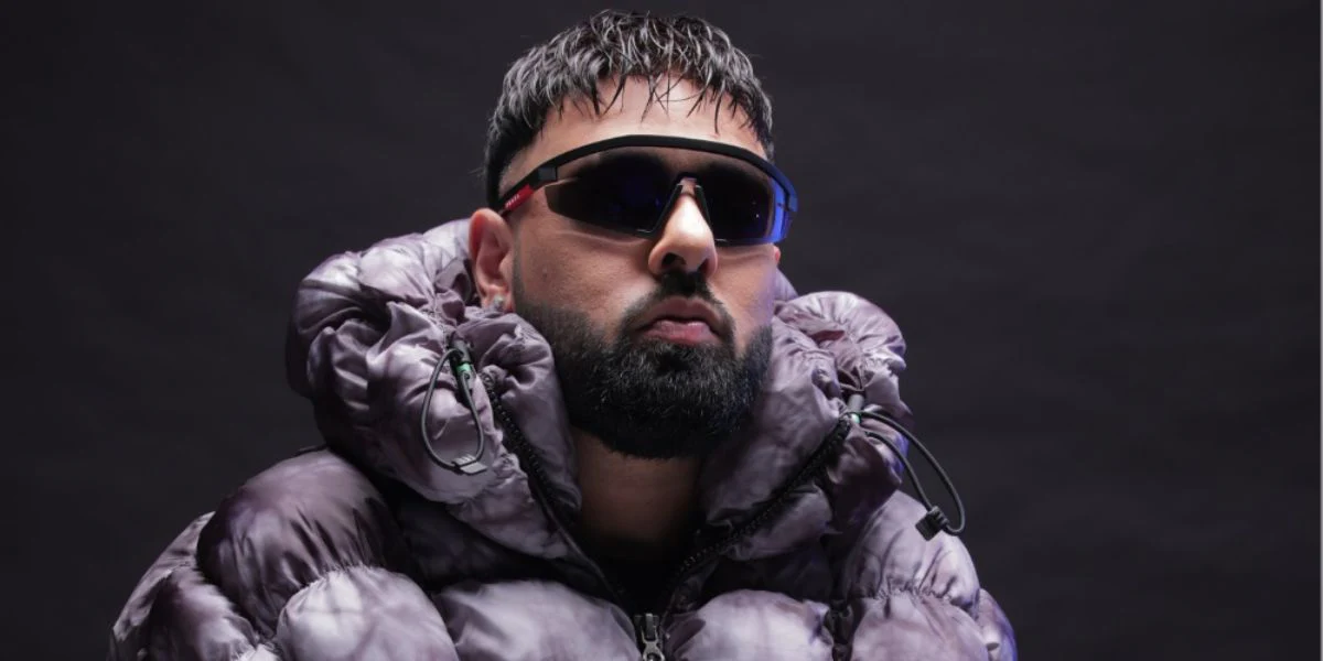 Prada Linea Rossa SPS 03Z 1BO10A - As Seen On Badshah - Image 3