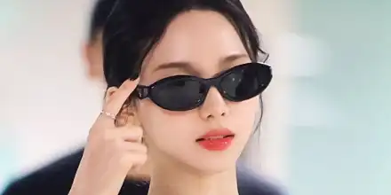 Prada PR 26ZS 16K08Z - As Seen On Sofia Richie & Kylie Jenner - Image 9