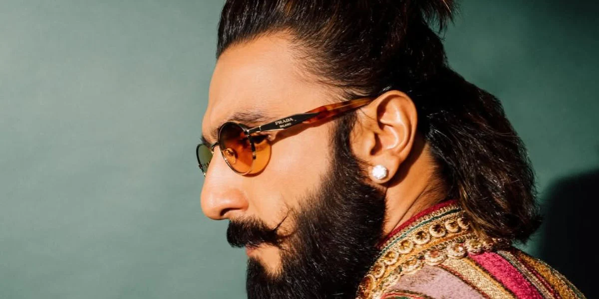 Prada PR 65ZS ZVN70L - As Seen On Ranveer Singh & Simone Ashley - Image 4