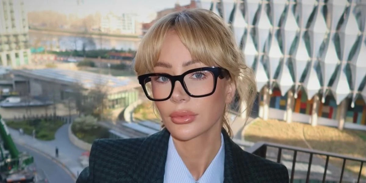 Prada PR A10V 16K1O1 - As Seen On Olivia Attwood - Image 4