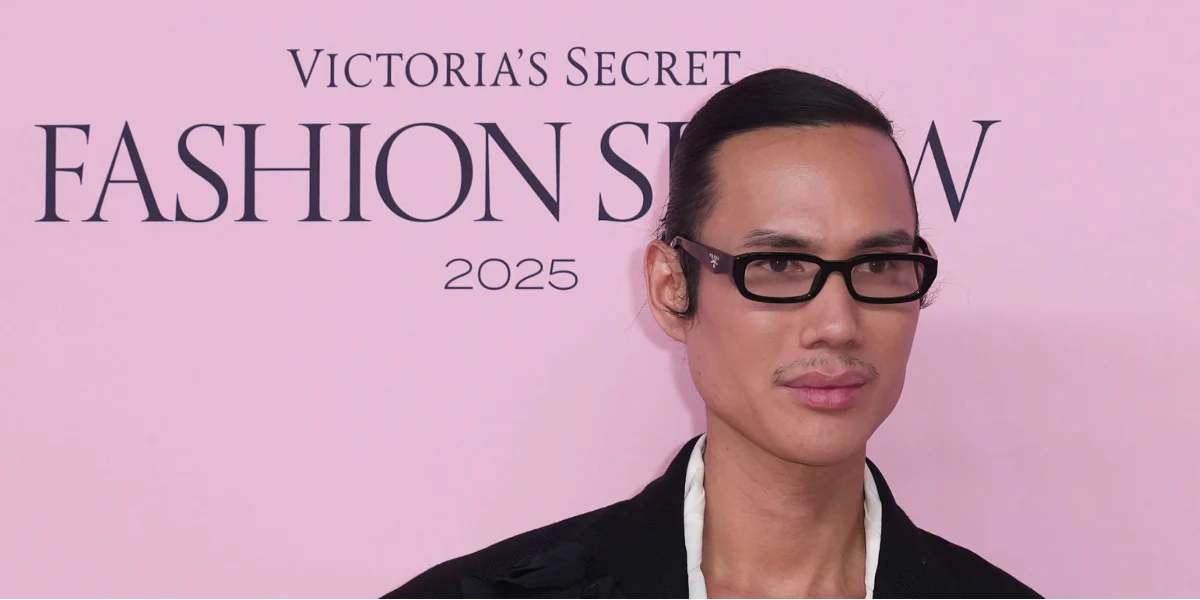 Prada PR B06S 16K08N Blue Control - As Seen On Valentina Ferrer & Patrick Ta - Image 5
