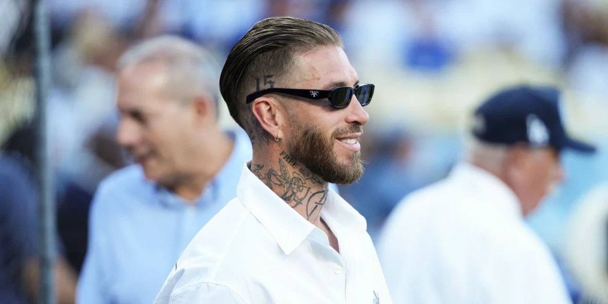 Prada PR B06S 16K08Z - As Seen On Sergio Ramos & Benedetta Porcaroli - Image 4