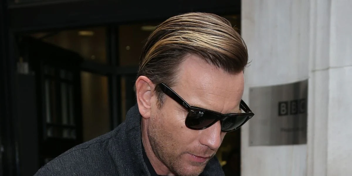 Ray-Ban New Wayfarer RB 2132 901 - As Seen On Alexandra Daddario & Ewan McGregor - Image 5