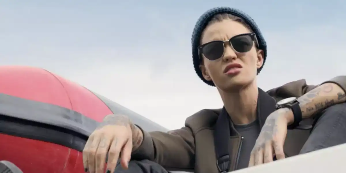 Ray-Ban Clubmaster 3016 W0365 Black - An Icon - As Seen On Harry Kane & V of BTS - Image 22