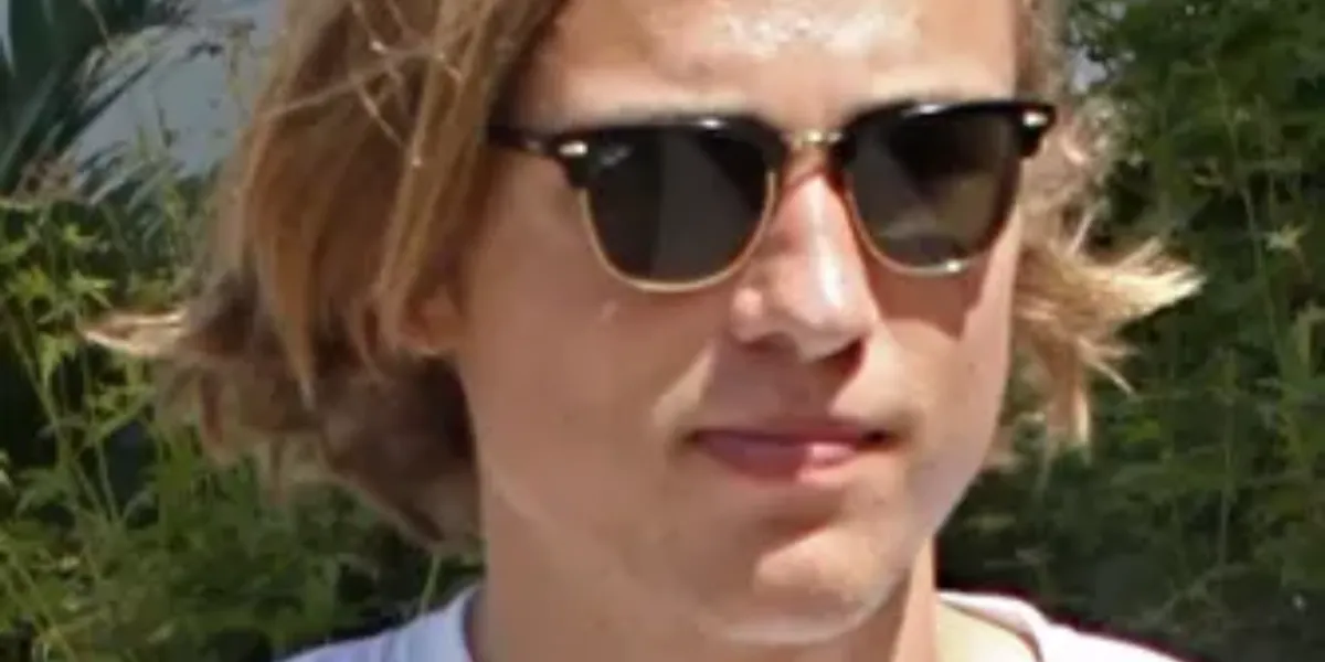 Ray-Ban Clubmaster 3016 W0365 Black - An Icon - As Seen On Harry Kane & V of BTS - Image 47