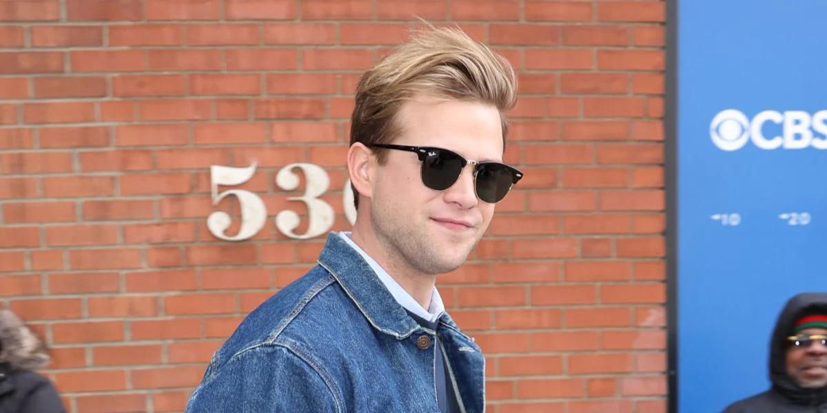 Ray-Ban Clubmaster 3016 W0365 Black - An Icon - As Seen On Harry Kane & V of BTS - Image 9