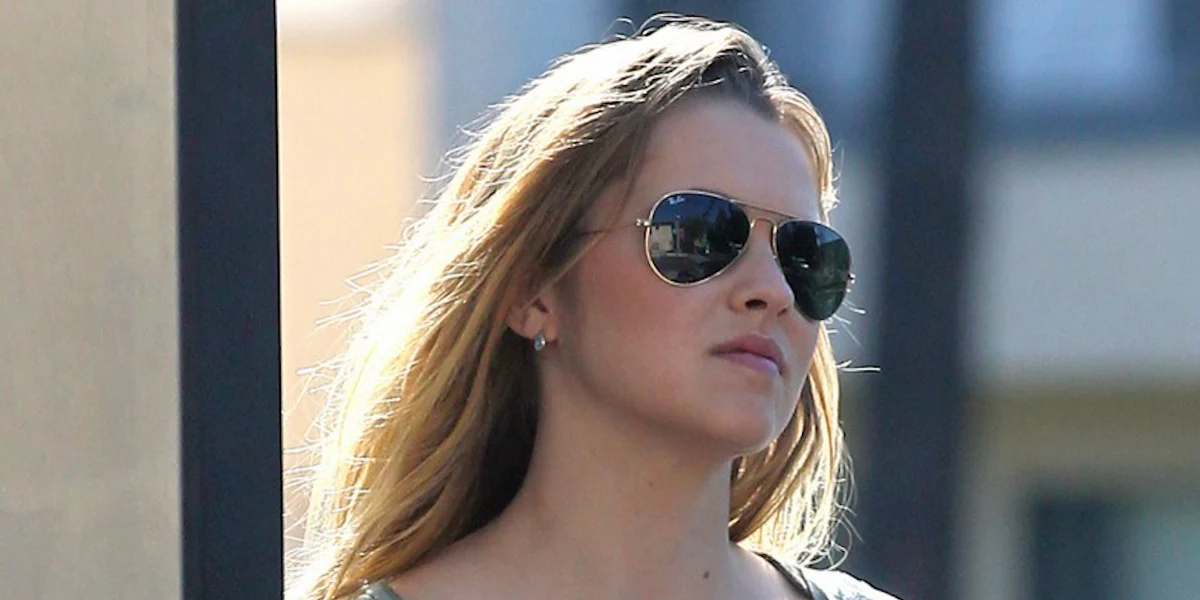 Ray-Ban Aviator RB 3025 W3234 Gold/G15 Green 55mm - As Seen On Teresa Palmer - Image 4