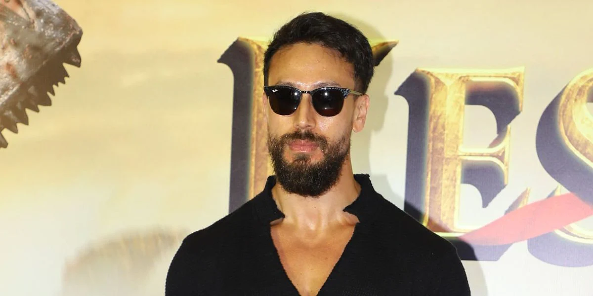 Ray-Ban Clubmaster RB 3016 1305/B1 - As Seen On Tiger Shroff - Image 4