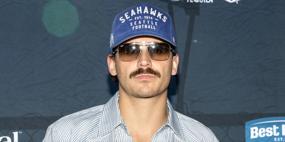 Ray-Ban New Caravan RB 3636 001/51 - As Seen On Tucker Wetmore & Steve Zahn - Image 2