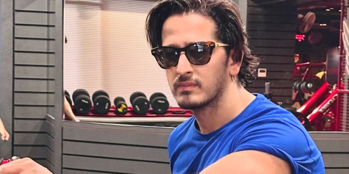 Ray-Ban RB 0707SM 954/G4 - As Seen On Qazi Touqeer - Image 2