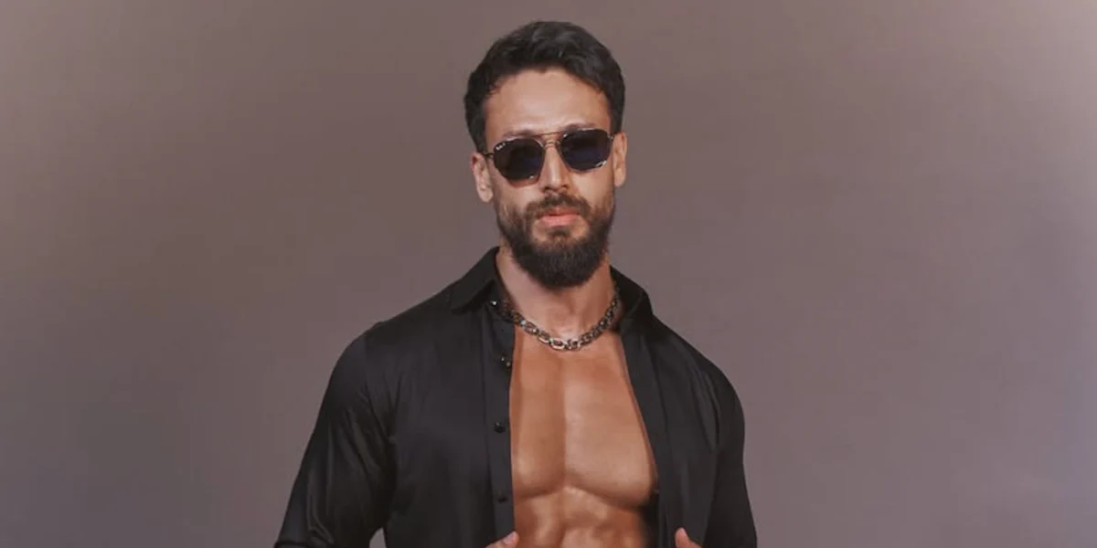 Ray-Ban RB 3707 004/K8 Polarised - As Seen On Tiger Shroff - Image 4