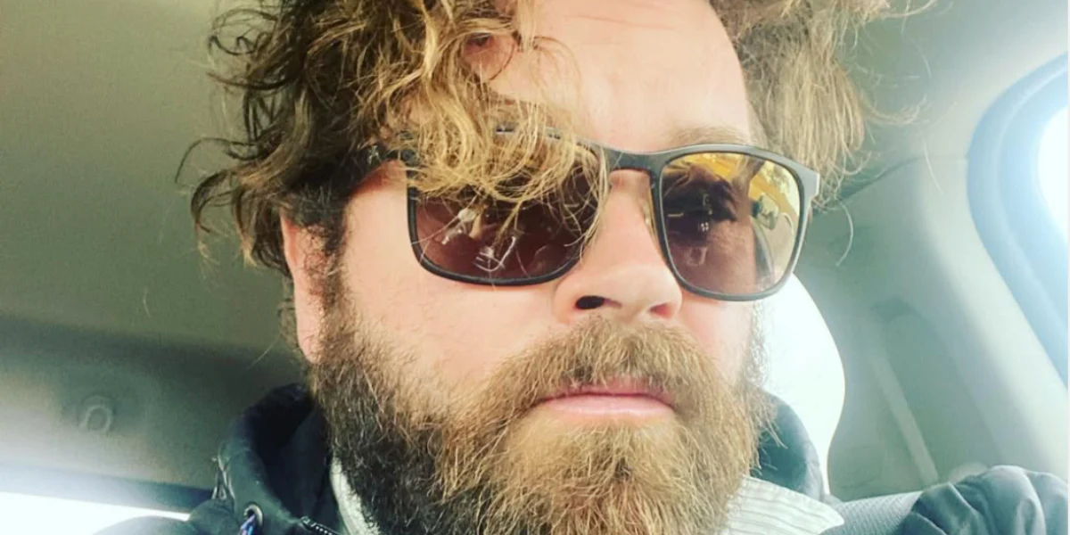 Ray-Ban RB 4264 894/6B Polarised - As Seen On Danny Masterson - Image 4