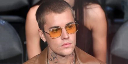Ray-Ban Rectangle RB 1969 001/B4 Photochromic - As Seen On Justin Bieber - Image 4
