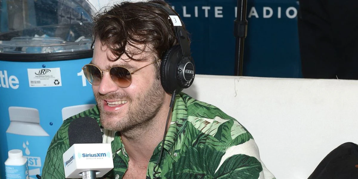 Ray-Ban Round Metal RB 3447 001/51 - As Seen On Gemma Owen & Ne-Yo - Image 9