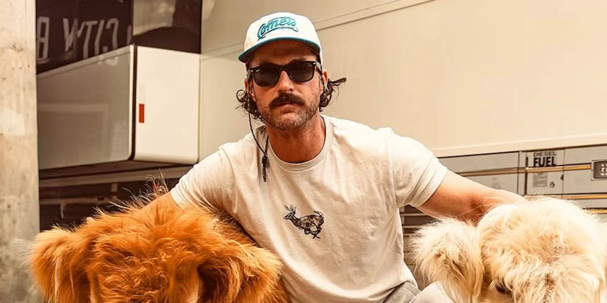 Ray-Ban Wayfarer RB 4340 601 - As Seen on Charles Leclerc & Ethan Hawke - Image 13