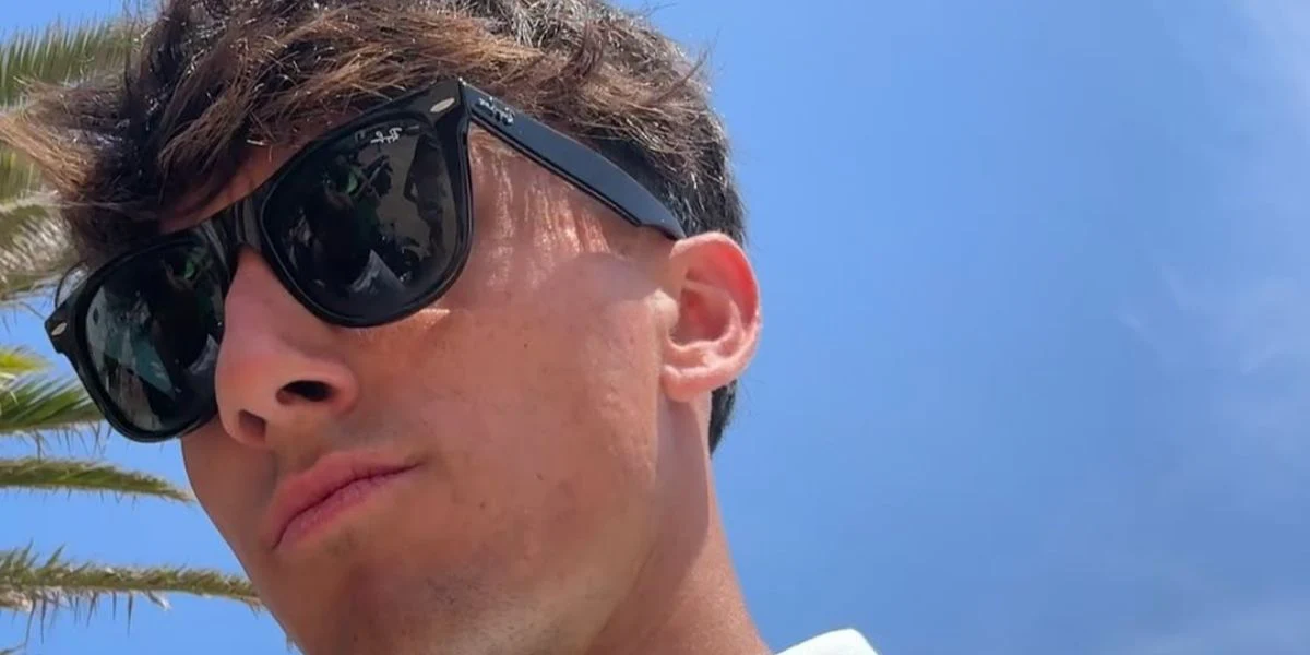 Ray-Ban Wayfarer RB 4340 601 - As Seen on Charles Leclerc & Ethan Hawke - Image 9