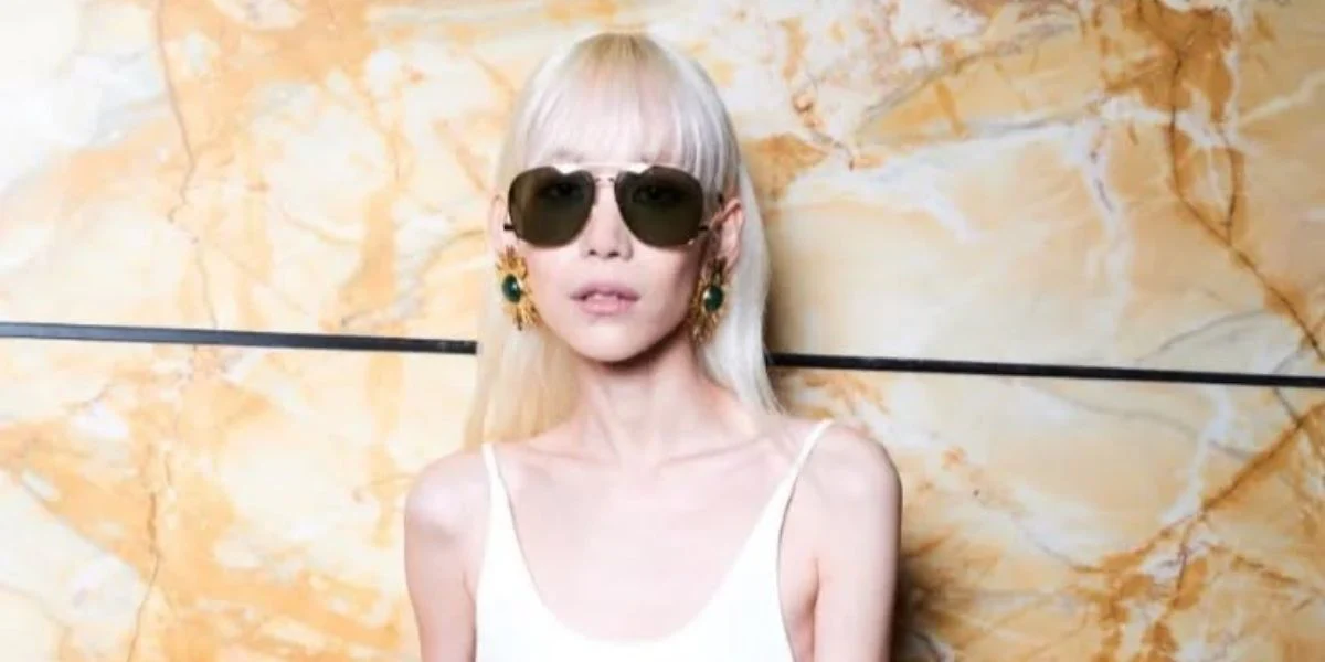 Saint Laurent Sun SL 653 Leon 001 - As Seen On Rosie Huntington-Whiteley & Jasmine Tookes - Image 7