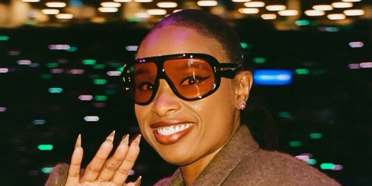 Tom Ford Rellen TF1093 01E Photochromic - As Seen On Jennifer Hudson & Dixie D'Amelio - Image 4