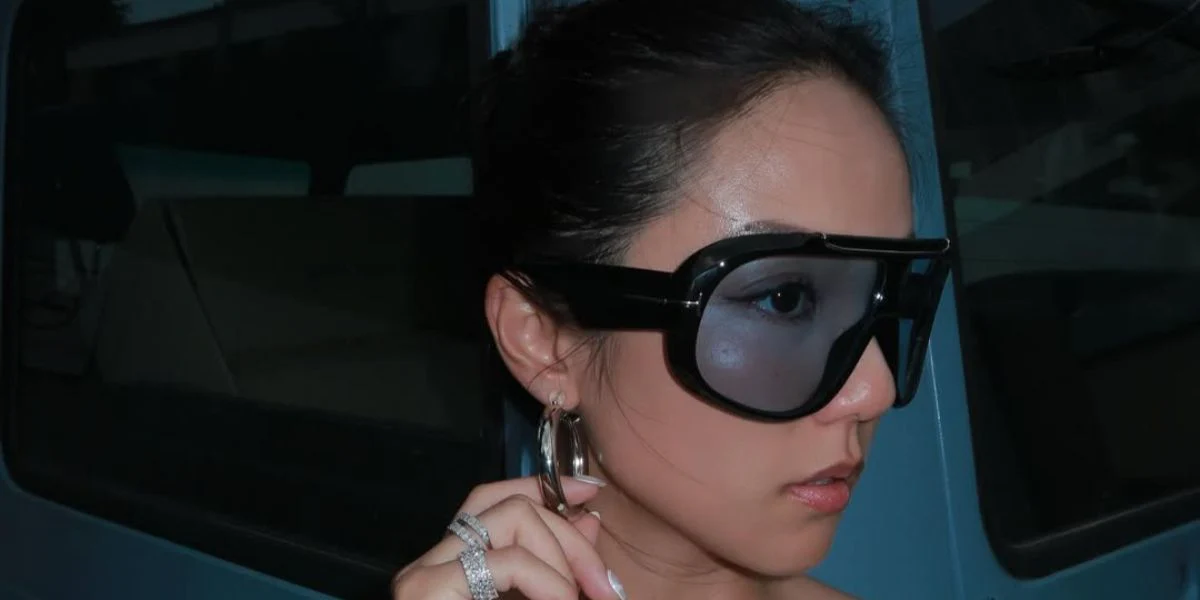 Tom Ford Rellen TF1093 01V Photochromic - As Seen On Carodaur & Yoyo Cao - Image 5