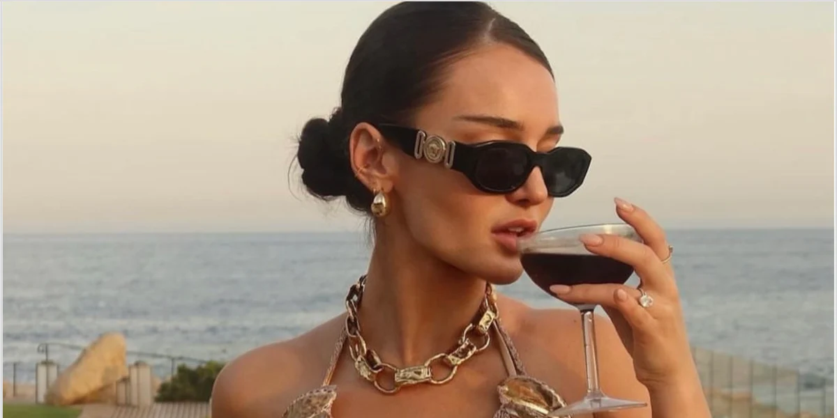 Versace 4361 GB1/87 Medusa Biggie Sunglasses - As Seen On Sabrina Carpenter & Kim Kardashian - Image 32